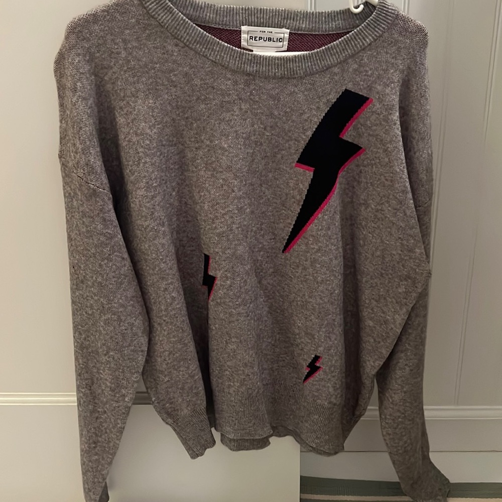 Cute never worn sweater